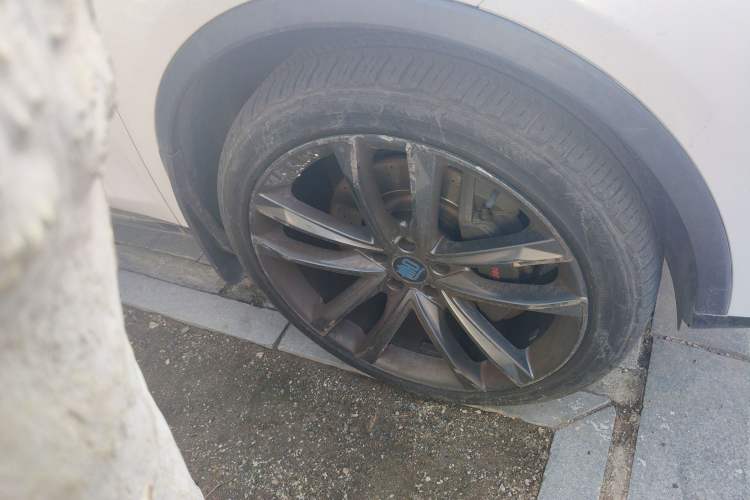 Used BYD Tang New Energy 2018 DM 2.0T All-Wheel Drive Smart Connectivity Luxury Model 7 Seats China V Emission Standard