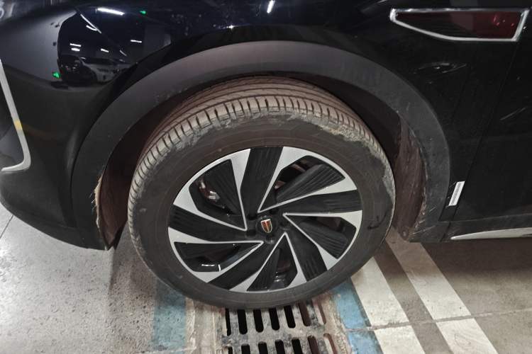 Used Hongqi HS7 PHEV 2024 2.0T PHEV Two-Wheel Drive Flagship Edition 6 Seats
