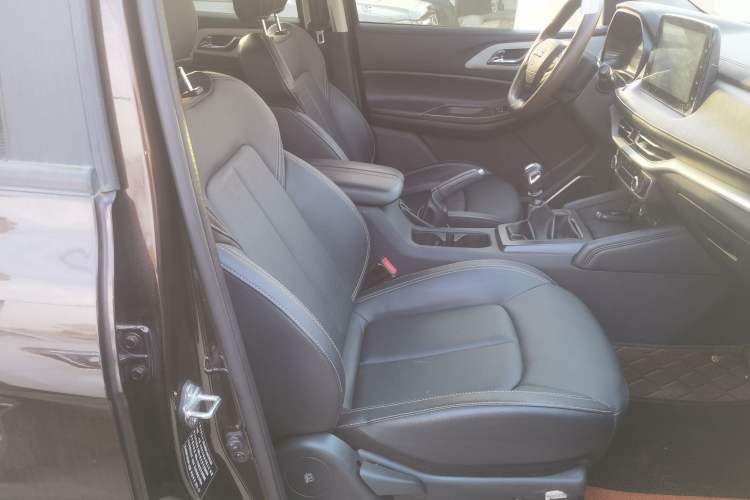 Used JMC Yuhu 7 2022 2.0T Manual Diesel Two-Wheel Drive Comfort Plus Long Wheelbase