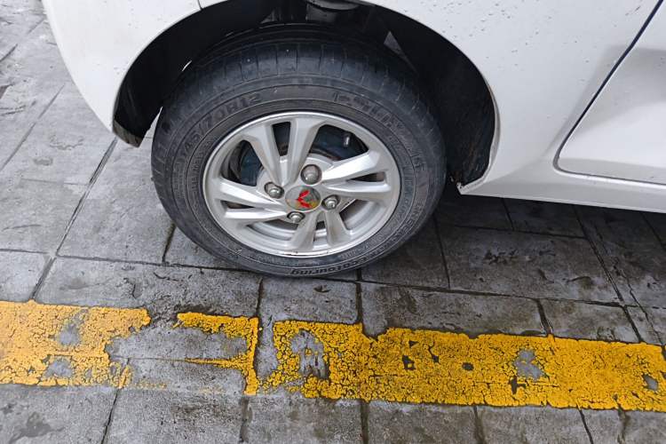 Used Wuling Hongguang MINIEV 2022 Zizai Version Lithium Iron Phosphate Right Rear Wheel Hub