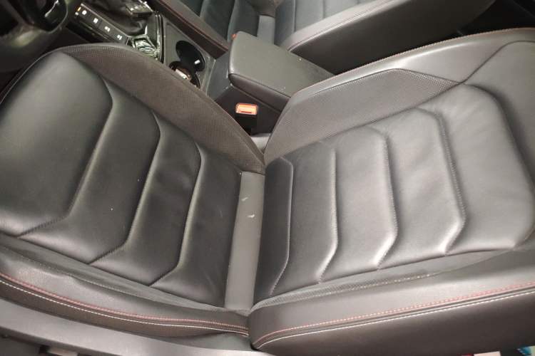 Used Volkswagen Tayron 2020 330TSI Two-Wheel Drive Luxury Smart Connectivity Version Left Front Seat