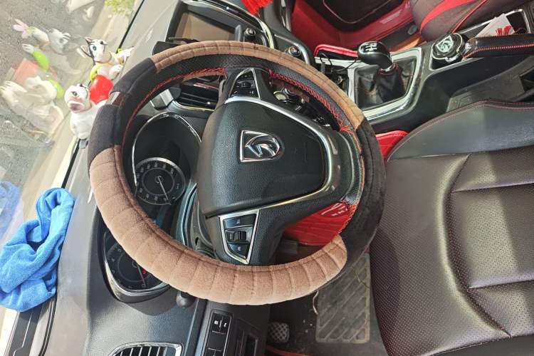 Used Baojun 560 2015 1.8L manual luxury version Steering Wheel