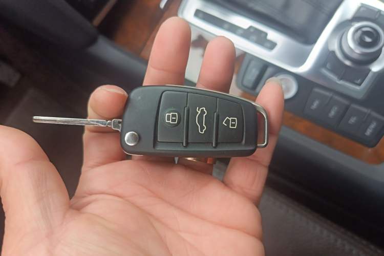 Used Audi Q7 2015 35 TFSI Ambition Edition Vehicle Key