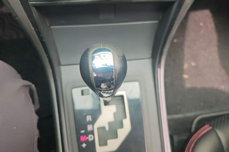 Used Mazda 6 2012 2.0L Automatic Elite Edition Gear Lever