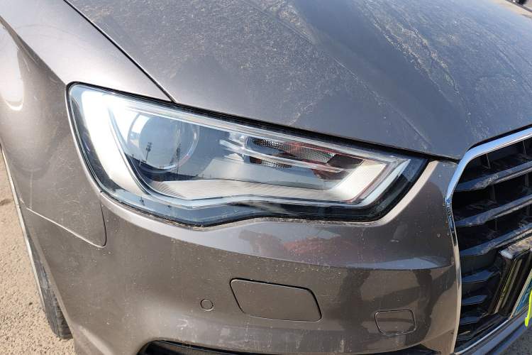 Used Audi A3 2014 Limousine 40 TFSI S line Comfort Model