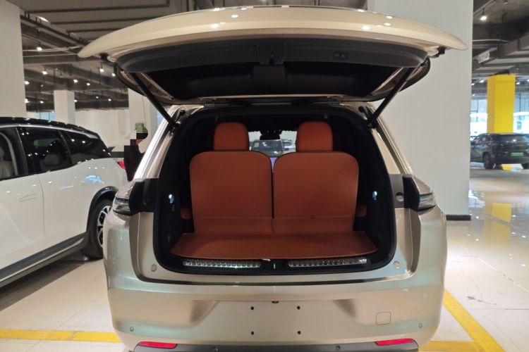 Used Li Auto L8 2023 Pro Model
