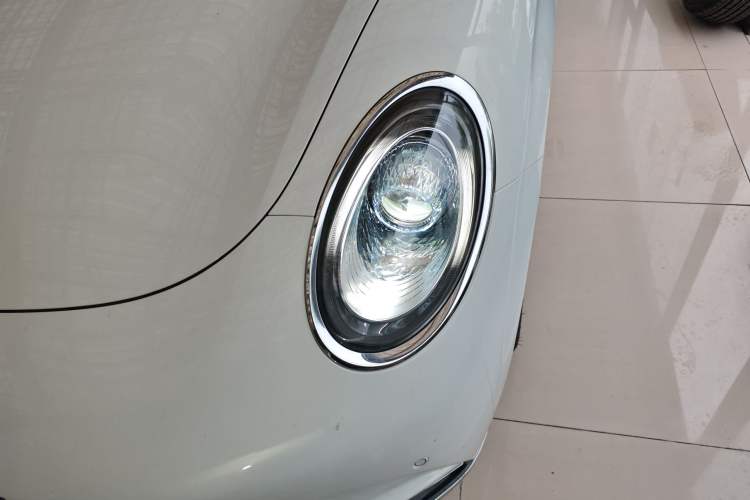 Used ORA Lightning Cat 2022 555 km Luxury Edition
