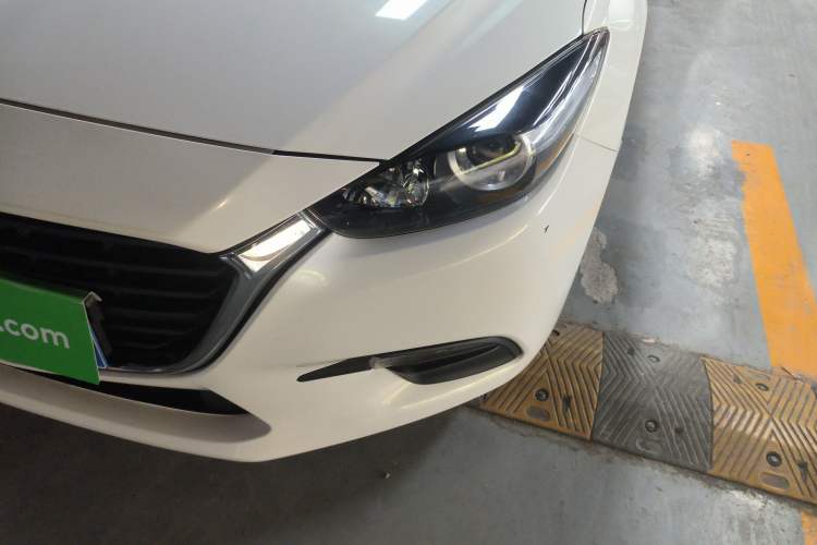 Used Mazda 3 Axela 2017 Sedan 1.5L Automatic Comfort Model Emission Standard China V
