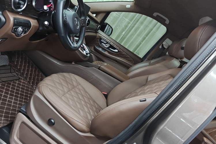 Used Mercedes-Benz V-Class 2017 V 260 Avantgarde Edition Left Front Seat