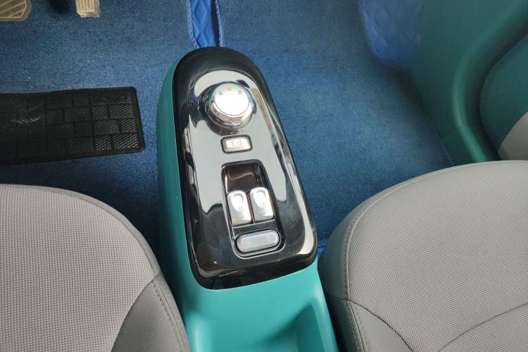 Used CHANGAN NEVO Lumin 2022 210km Sweet Edition Gear Lever