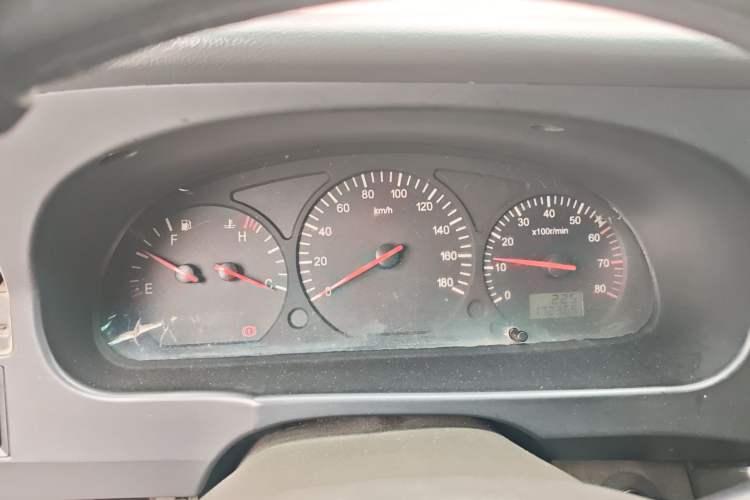 Used Jinbei Hiace 2011 2.0L 5th Generation Kuaiyunwang Standard Version 4G19 Instrument Cluster