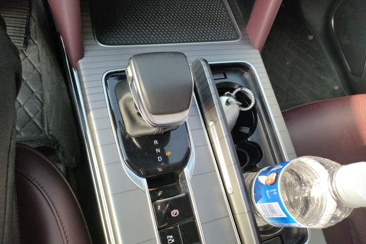 Used Hongqi HS7 PHEV 2024 2.0T PHEV Two-Wheel Drive Flagship Edition 6 Seats