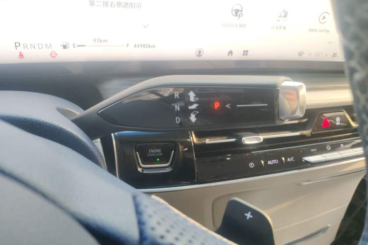 Used Buick Century 2023 2.0T Seven-Seater Yinshi Edition Gear Lever