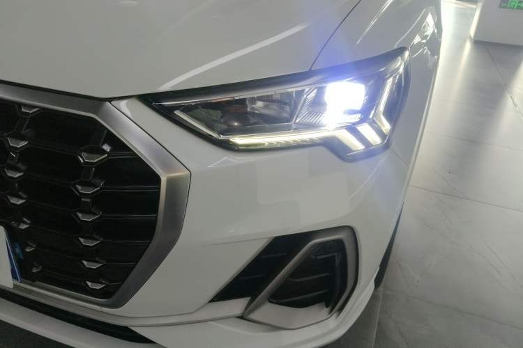 Used Audi Q3 2019 40 TFSI Fashion Dynamic Model
