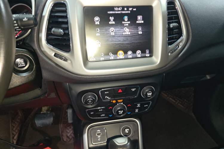 Used Jeep Compass 2017 200T Automatic Family Edition Audio And AC Panel