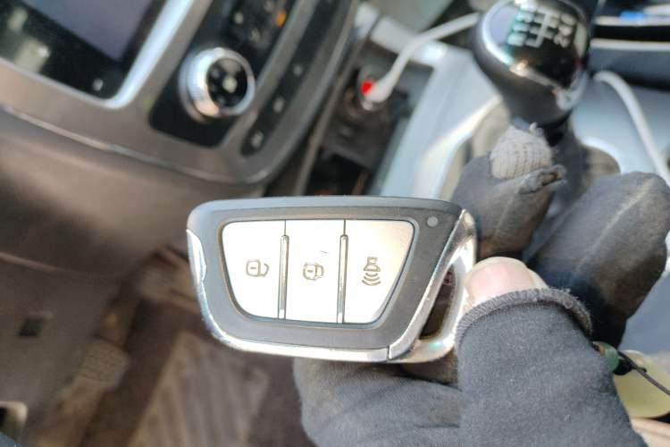 Used JAC T8 2019 2.0T Gasoline 4x4 Prestige Version Standard Double Cabin HFC4GA3-4D
