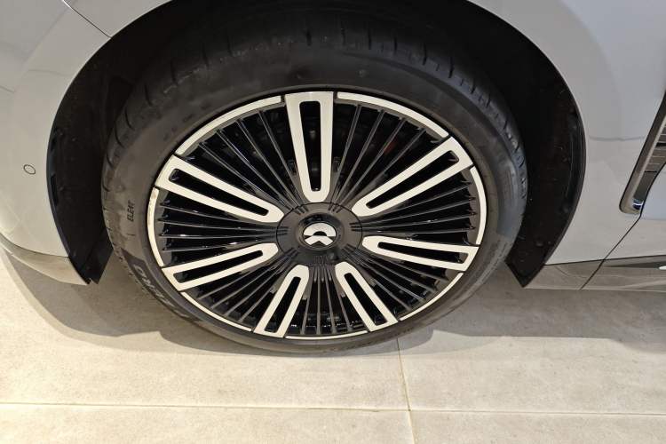 Used Nio ET9 2025 100kWh Signature Edition
