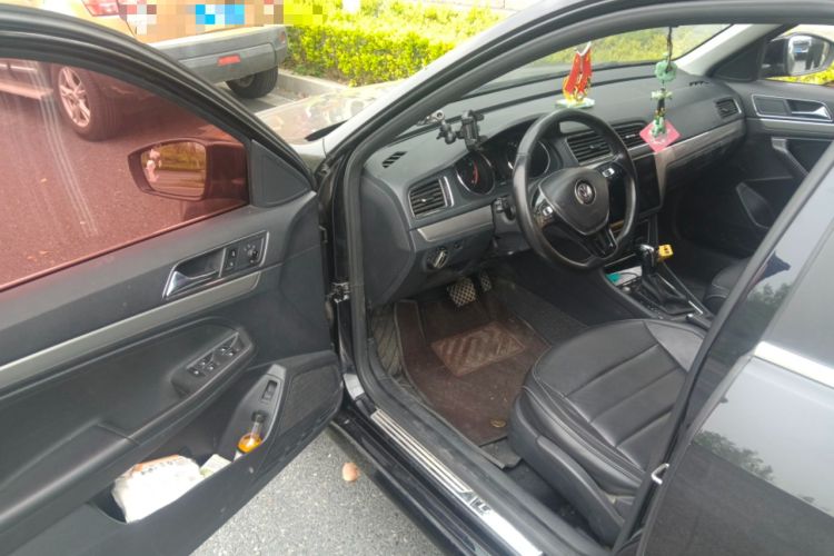 Used Volkswagen Lavida 2017 1.6L Automatic Comfort Edition
