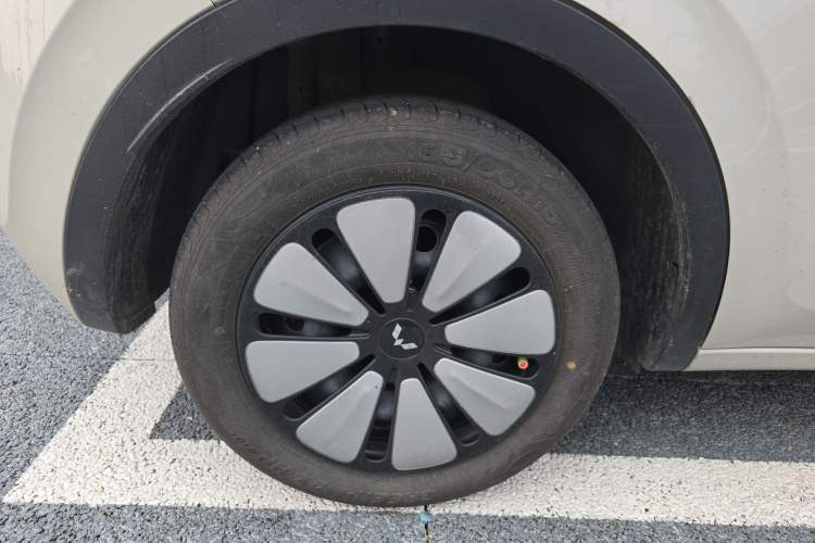 Used Wuling Bingo 2024 333 km Enjoyment Version Right Rear Wheel Hub