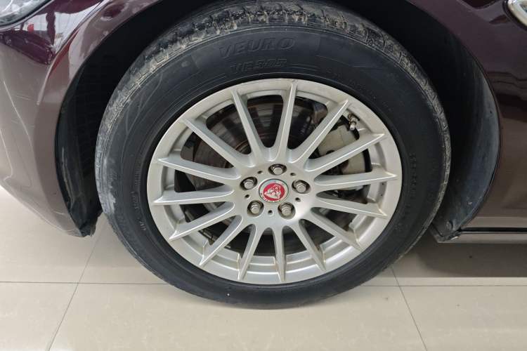 Used Jaguar XF 2016 XF 2.0T Two-Wheel-Drive Luxury Edition
