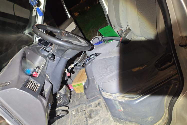 Used Wuling EV50 2021 Van Logistics Vehicle Lishen 41.6kWh Tongyu Electric Control System
