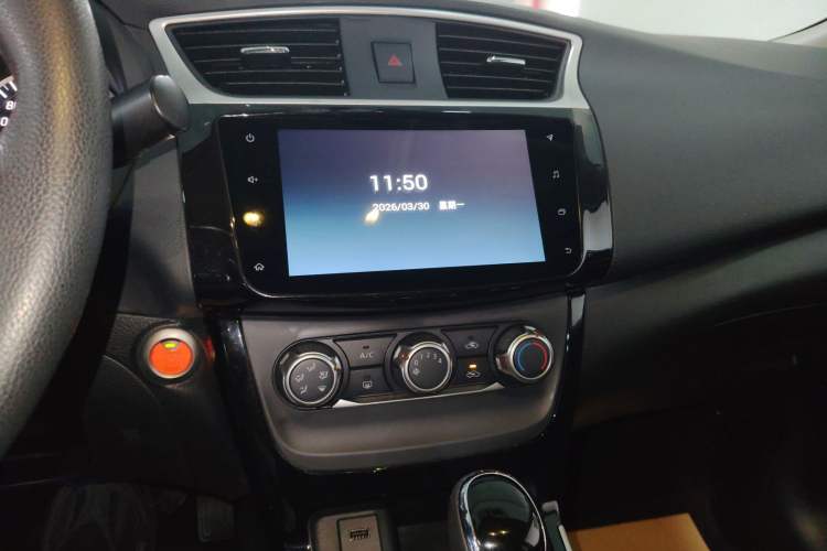 Used Nissan Sylphy 2019 1.6XV CVT Smart Connect Luxury Edition China VI Standard Audio And AC Panel