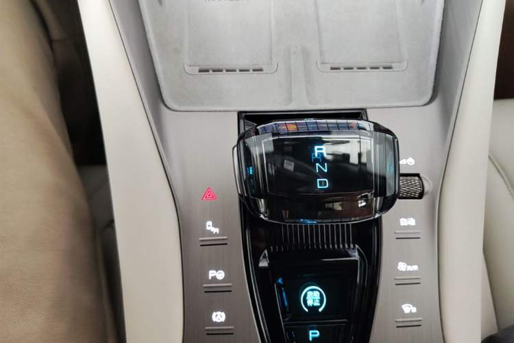 Used Denza N7 2025 630 All-Wheel Drive Intelligent Driving Dual-Laser Flagship Edition Gear Lever