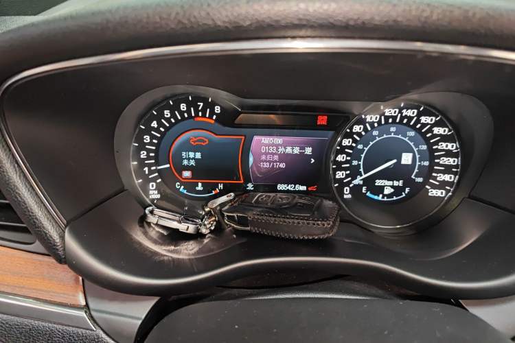 Used Lincoln MKC 2014 2.0T Two-Wheel-Drive Luxury Edition Odometer Close Up