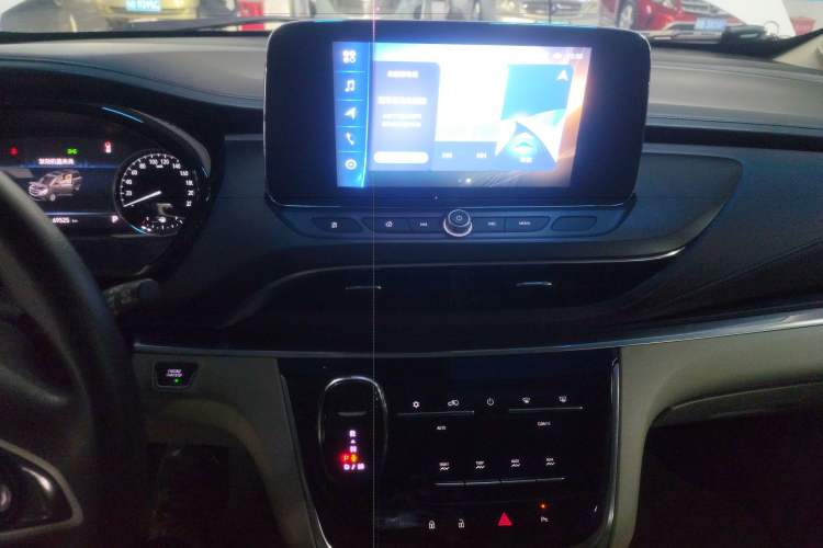 Used Buick GL8 2022 Land Cruiser Executive Class 652T Comfort Model