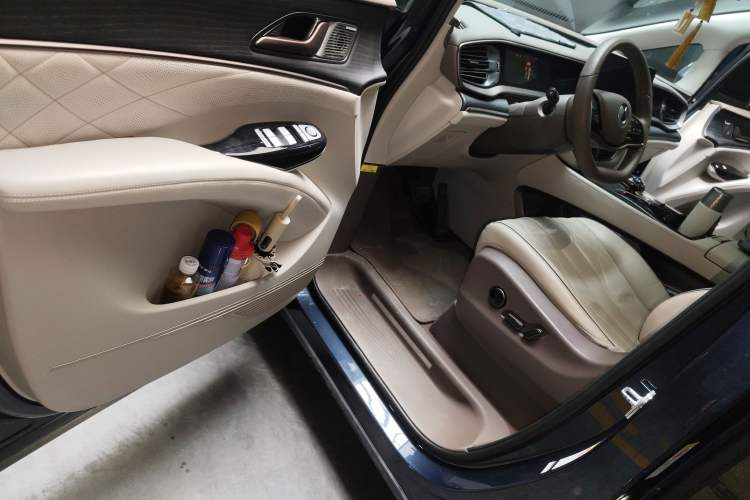 Used Denza D9 2022 DM-i 970 Four-Wheel Drive Prestige Model