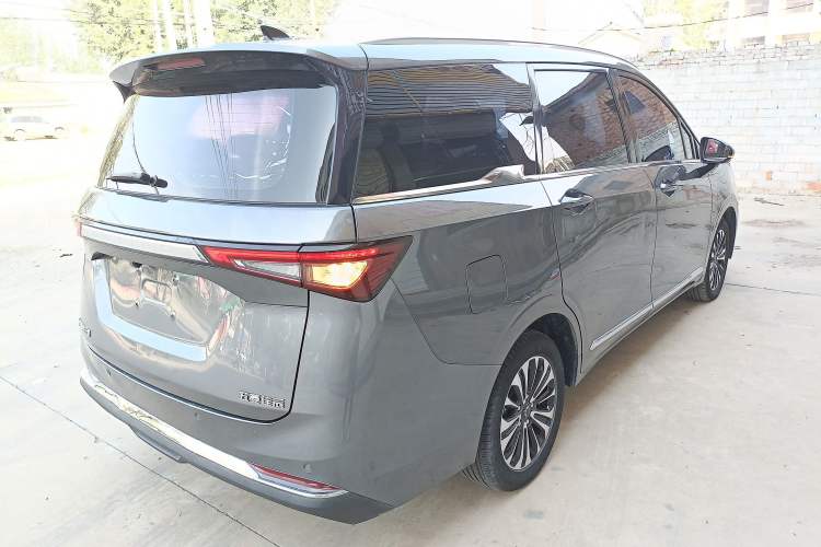 Used Wuling Jiachen 2022 1.5T CVT Deluxe Flagship Edition
