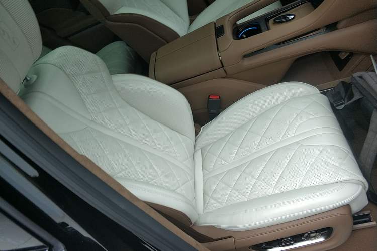 Used Yangwang U8 2023 Luxury Edition
