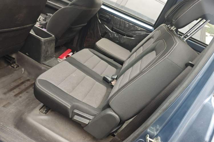 Used Wuling Hongguang PLUS 2019 1.5T Manual Standard Edition 5 Seats
