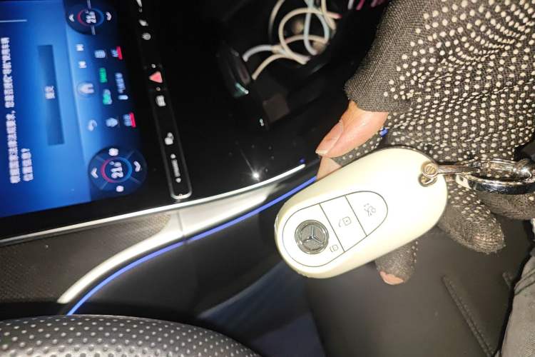 Used Mercedes-Benz C-Class 2023 C 260 L Sport Edition Vehicle Key