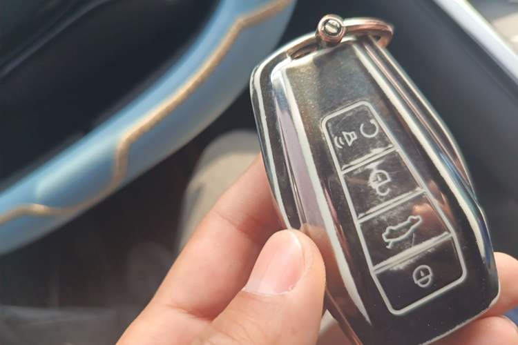 Used Geely Auto Emgrand X7 Sport 2024 1.5TD Smart Connect+ Vehicle Key