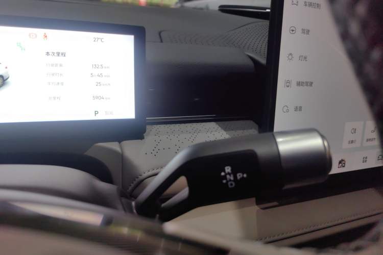 Used Geely Galaxy 8 2025 130km EM-i Deluxe Edition
