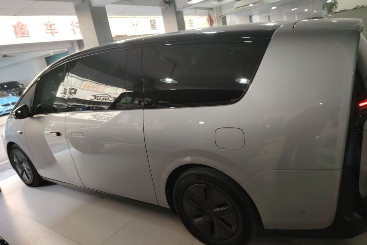 Used Li Auto MEGA 2024 Ultra Model