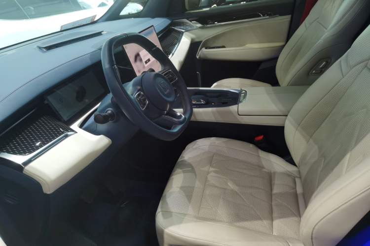 Used Zeekr 009 2024 Six-Seat Executive Version 4WD 108 kWh
