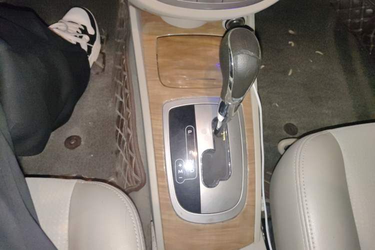 Used Buick Excelle 2015 1.5L Automatic Classic Model
