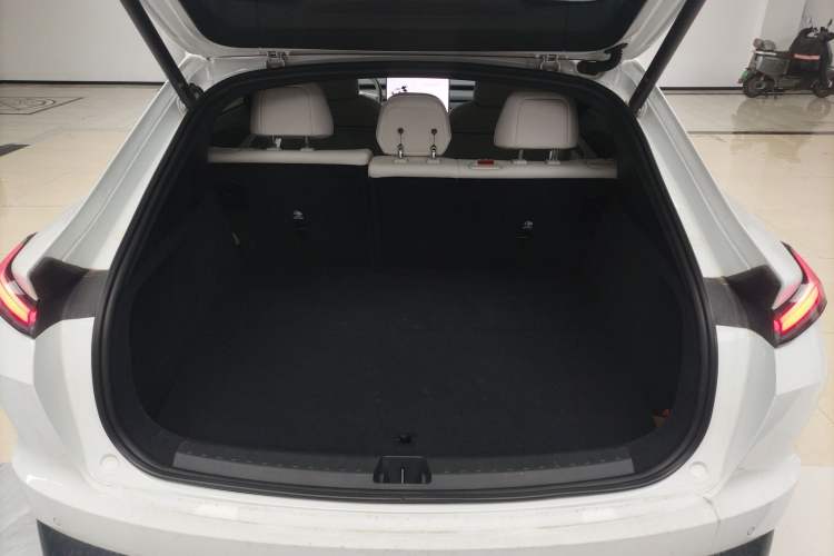 Used ONVO L60 2024 60 kWh Rear-Drive Version
