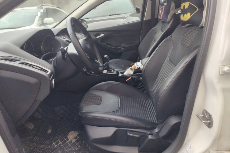 Used Ford Focus 2015 Hatchback 1.6L Manual Fashion Edition
