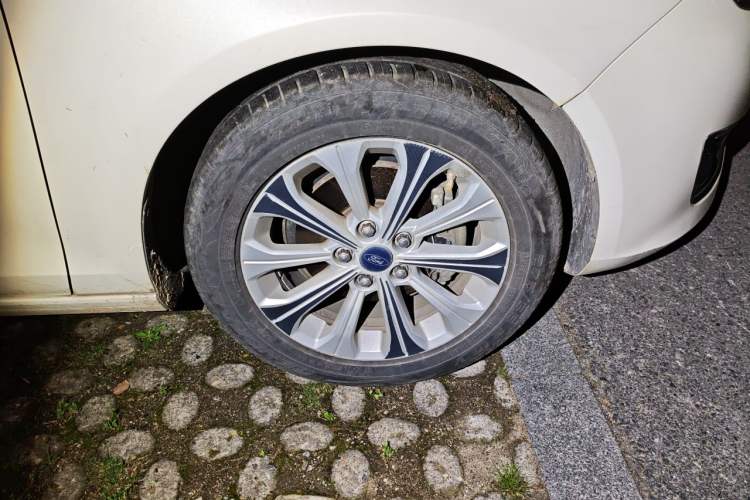 Used Ford Escort 2015 1.5L Manual Fashion Edition