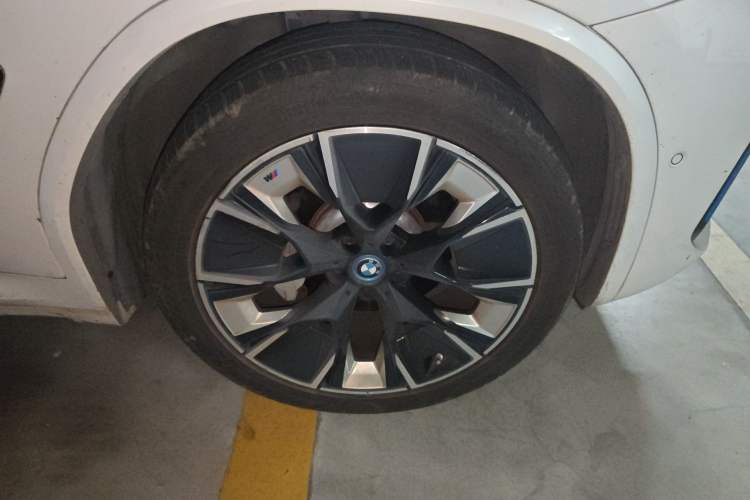 Used BMW iX3 2022 Leading Type Right Front Wheel Hub