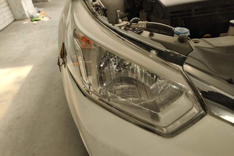 Used Venucia R50 2013 1.6L Manual Fashion Edition