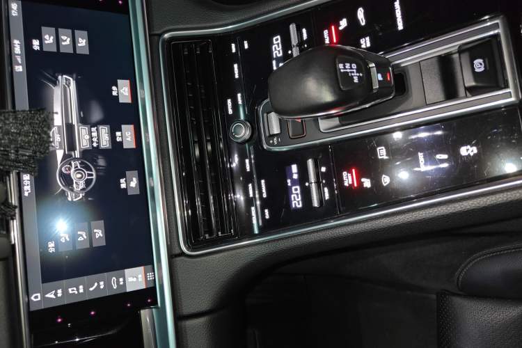 Used Porsche Panamera 2017 Panamera 4 Sport Turismo 3.0T Audio And AC Panel