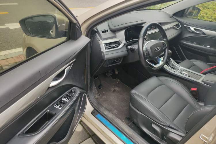 Used Geely Auto Emgrand 2019 Leading Edition 1.5L CVT Upward-Connected Model China VI Standard Driver Seat