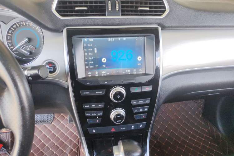 Used Haval H2 2017 Red-Label 1.5T Automatic Two-Wheel Drive Luxury Model
