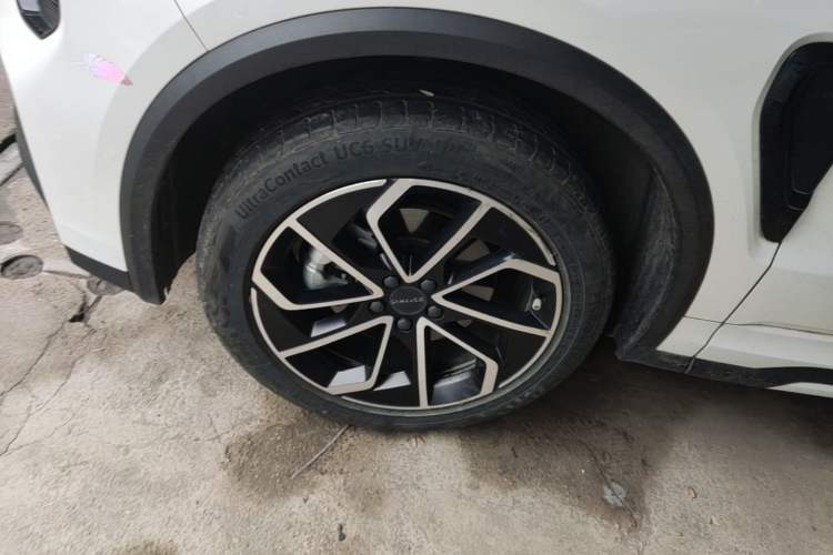 Used Lynk & Co 01 2023 1.5TD EM-F PM Left Front Wheel Hub