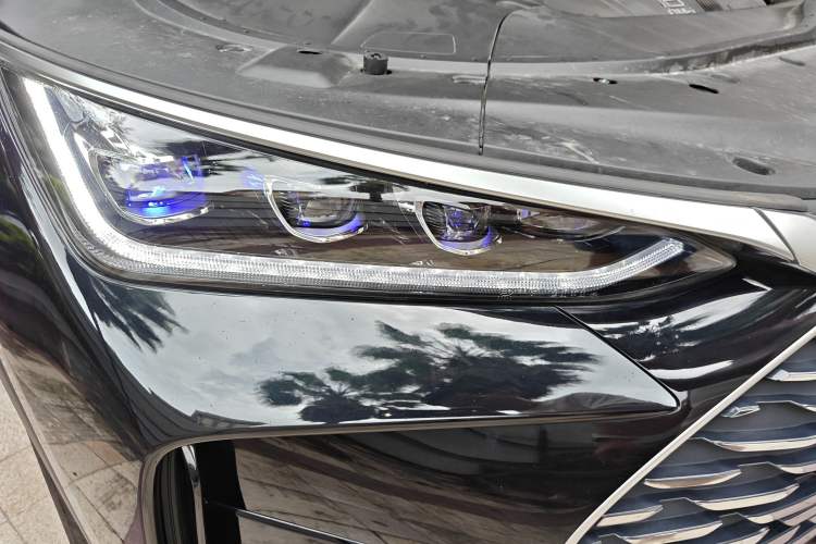 Used BYD Tang New Energy 2024 DM-i Glory Edition 112KM Flagship Model Right Front Headlight