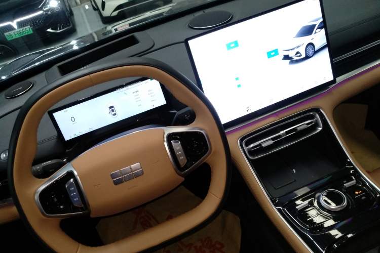 Used Geely Galaxy A7 2025 Model EM-i 150km Starship Edition Gear Lever